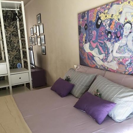 Piccolo Loft In Centro Asti Apartment Bagian luar foto