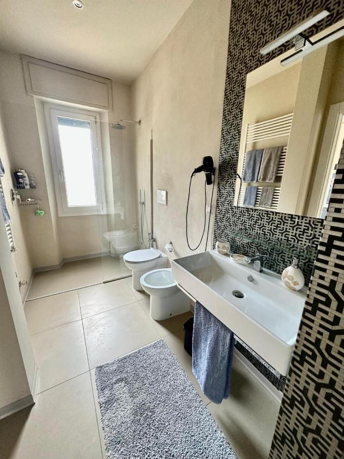Piccolo Loft In Centro Asti Apartment Bagian luar foto